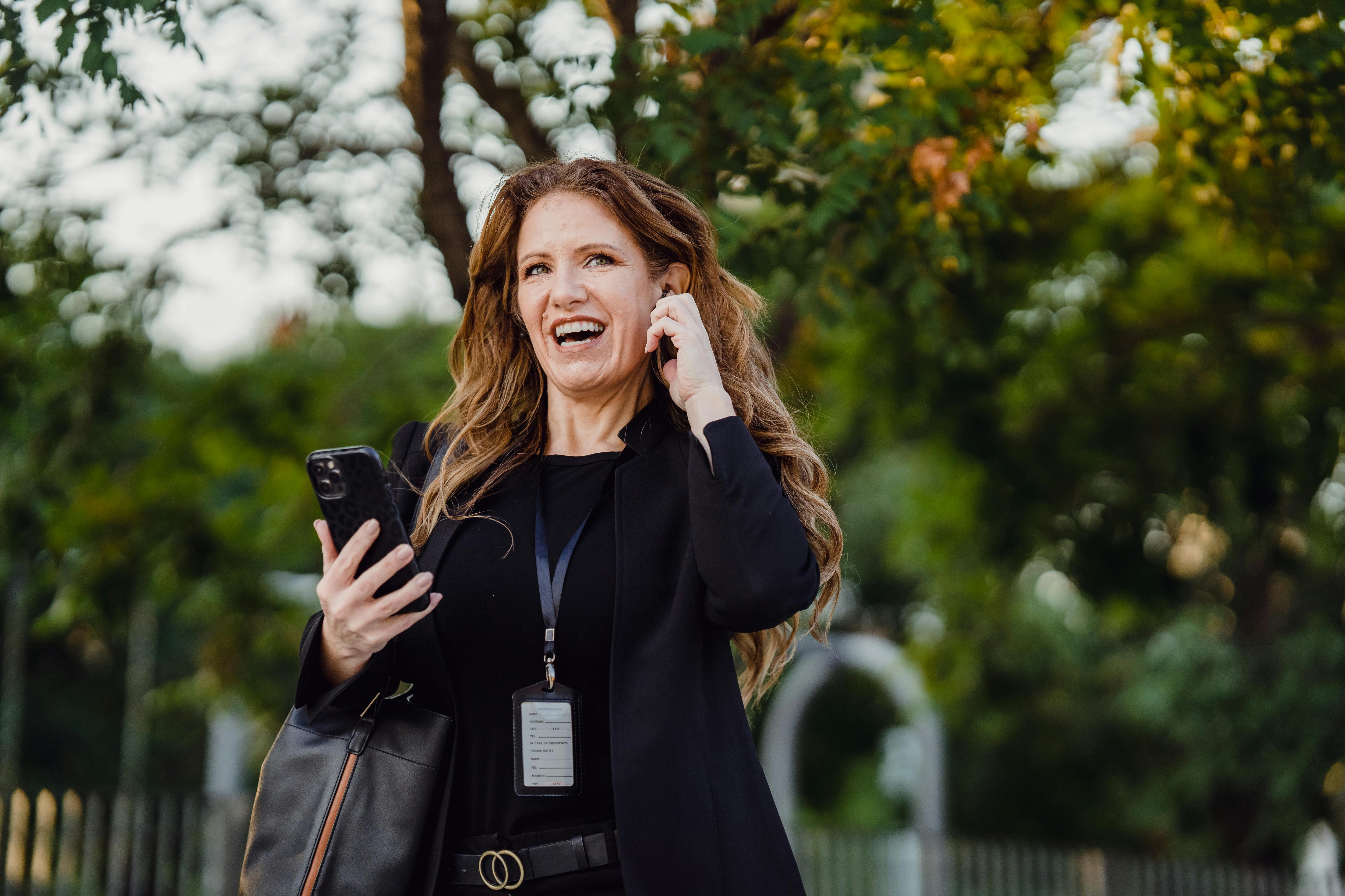 Best AI Translator Earbuds in 2025: Real-Time Language Translation for Travel, Business, and Everyday Conversations