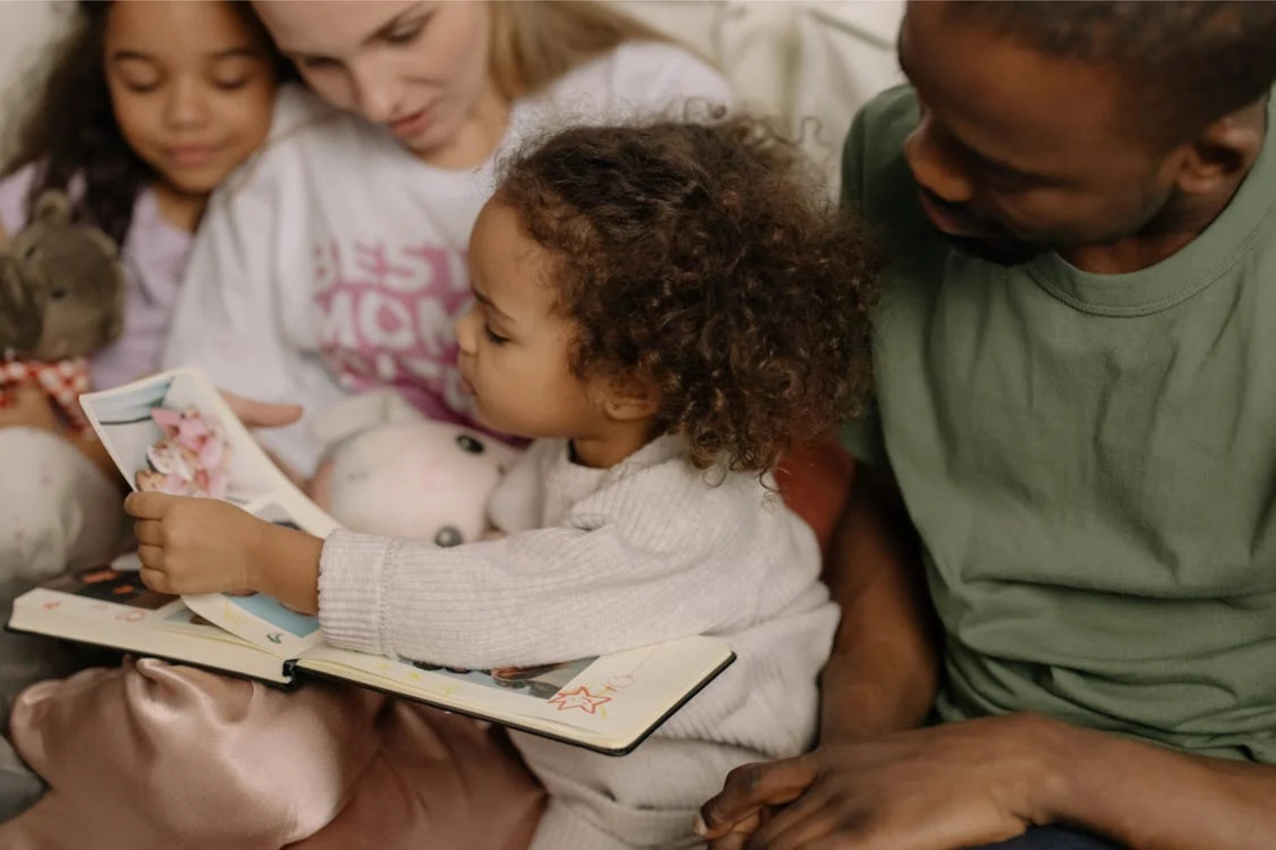 Real Voices, Real Bonds: How Genie G1 Is Reinventing Communication in Multilingual Homes